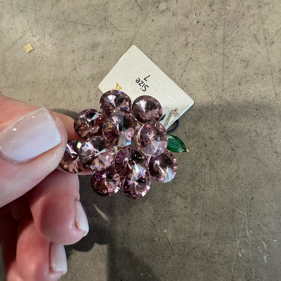 Elegant FUN & FABULOUS purple “grapes cluster” Ring🍇cubic zirconia/glass stones🍇 - Picture 5 of 7